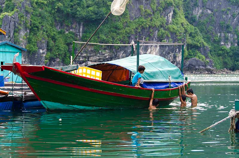 22 - Vietnam - Bahia de Halong - pueblo flotante